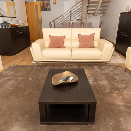 Local Santa Marta * Zebreira