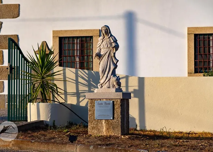 Vila Local Santa Marta *